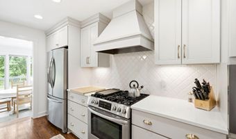 2400 Anchor Way, Anchorage, KY 40223