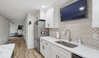 5 Spring Hill Rd, Bedford, NH 03110