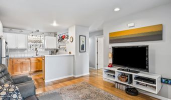 1527 NW Juniper St Apt 2, Bend, OR 97703