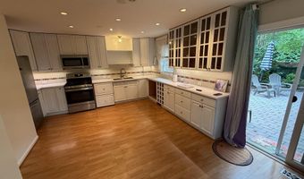 4360 GREENBERRY Ln, Annandale, VA 22003