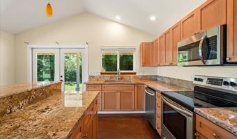 57 Awalau Rd B, Haiku, HI 96708