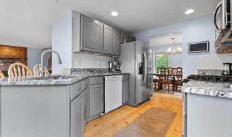 734 High St, Candia, NH 03034