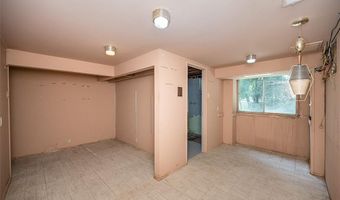 425 Kenilworth Ln, Ballwin, MO 63011