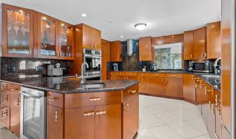 1 Middlebrook Ln, Lincoln, RI 02865