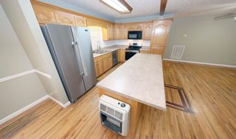 5731 GLADE Cir, Anniston, AL 36206
