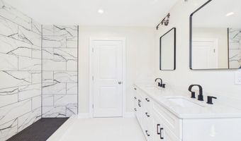 2 Bc Ln, Berkley, MA 02779