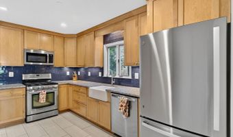 6282 15TH Rd N, Arlington, VA 22205