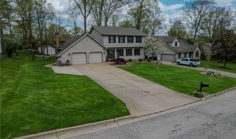 5890 Sharon Dr, Youngstown, OH 44512