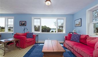 39 Franks Neck Rd, Narragansett, RI 02882