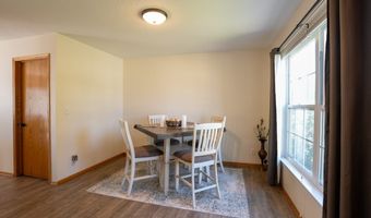 1211 10th Ave SE, Altoona, IA 50009
