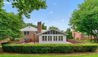 6035 CHATSWORTH Ln, Bethesda, MD 20814