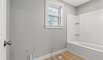 88 Burton St, Bristol, RI 02809