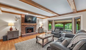 14 Hampton Ct, Algonquin, IL 60102