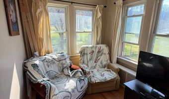 276 Blue Jay Dr, Beaver, WV 25813