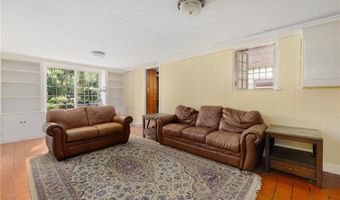 2 Carvin Ct, Warwick, RI 02886