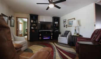 512 W Melgaard Rd, Aberdeen, SD 57401