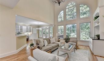 1050 Beacon Hill Xing, Alpharetta, GA 30005
