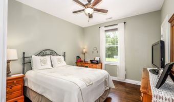 38 Greenridge Dr, Brookfield, CT 06804