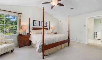 11 Prides Crossing Ln, North Kingstown, RI 02874