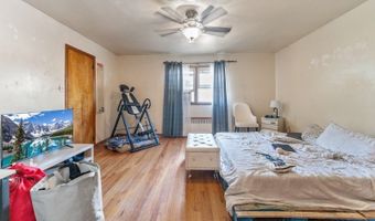 147 W 52nd St, Bayonne, NJ 07002