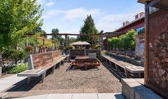 21338 OAK Ln, Aurora, OR 97002