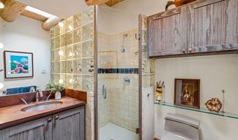267 Hondo Seco Rd, Arroyo Seco, NM 87514