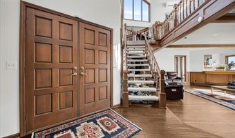 523 Lathrop Ave, Algonac, MI 48001