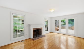 2904 N 4TH St N, Arlington, VA 22201