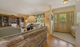 40 Bayview Ave, Amityville, NY 11701