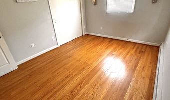 7 School St, Burlington, CT 06013