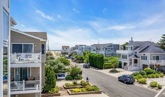 21 W Magnolia Ave, Beach Haven, NJ 08008