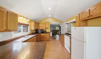 912 Greene St, Adel, IA 50003