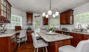 30 Warren Ave, Johnston, RI 02919