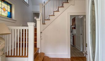 26 Stoehrs Pl, Bridgeport, CT 06606