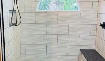 2435 Queensbury Rd, Alliance, OH 44601