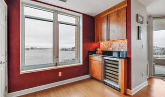 100 HARBORVIEW Dr 802, Baltimore, MD 21230