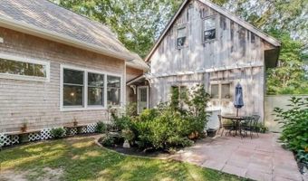 49 Sanford Ave, North Kingstown, RI 02852