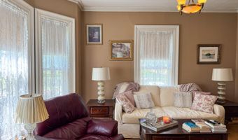 81 Parkview Ave, Bangor, ME 04401