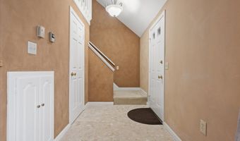 22 Cortland Cir, Bangor, ME 04401