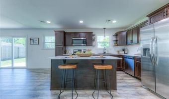 1063 Rolling Meadows Ct, Bartlesville, OK 74006