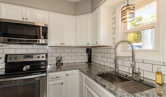 911 Lloyd Ave, Aurora, OH 44202