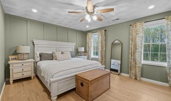 81 Golden View Dr, Johnston, RI 02919
