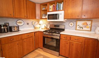6001 S Hlavka Hls, Maple City, MI 49664