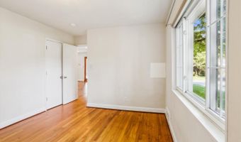 9819 PARKWOOD Dr, Bethesda, MD 20814
