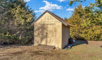 6930 SW Hoch Rd, Auburn, KS 66402