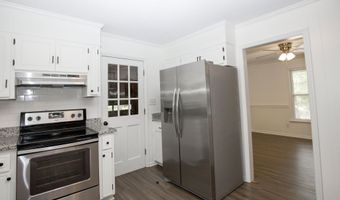 901 Glendale Dr, Aberdeen, NC 28315