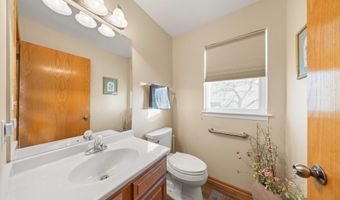 824 Tennyson Ave, Ames, IA 50014