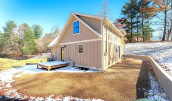 15 Eaglebear Dr, Asheville, NC 28806