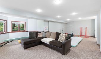 3124 Greenwood Rd, Ames, IA 50014