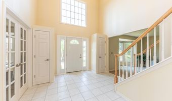 2058 Chardonnay Ct, Ann Arbor, MI 48108